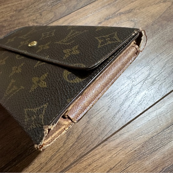 AUTHENTIC Louis Vuitton Sarah Wallet. Monogram canvas. - Picture 6 of 13